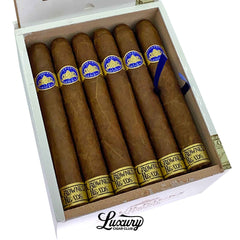 Crowned Heads Four Kicks Capa Especial