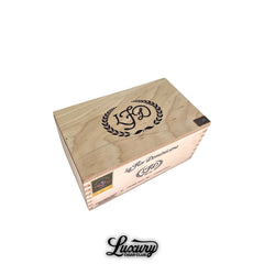 La Flor Dominicana Colorado Oscuro