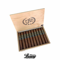 La Flor Dominicana Colorado Oscuro