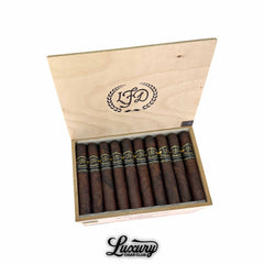 La Flor Dominicana Colorado Oscuro